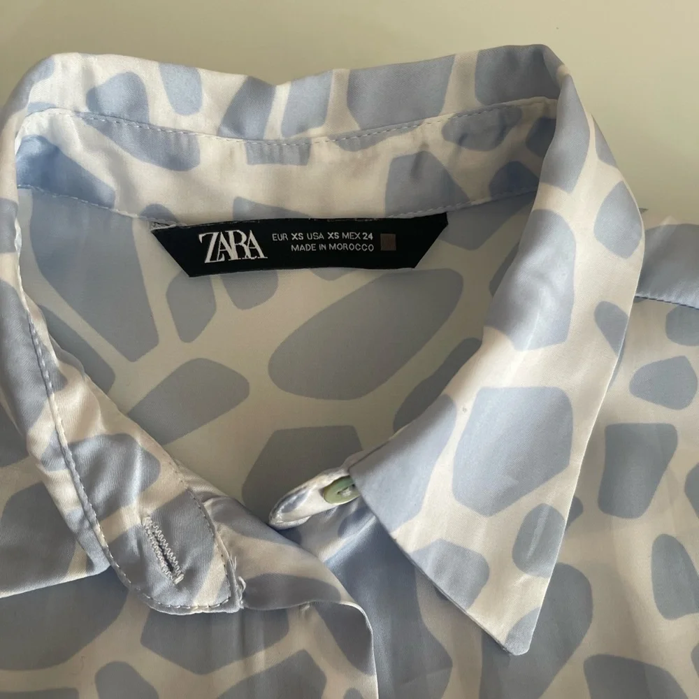 Zara Abstract Blue and White Blouse